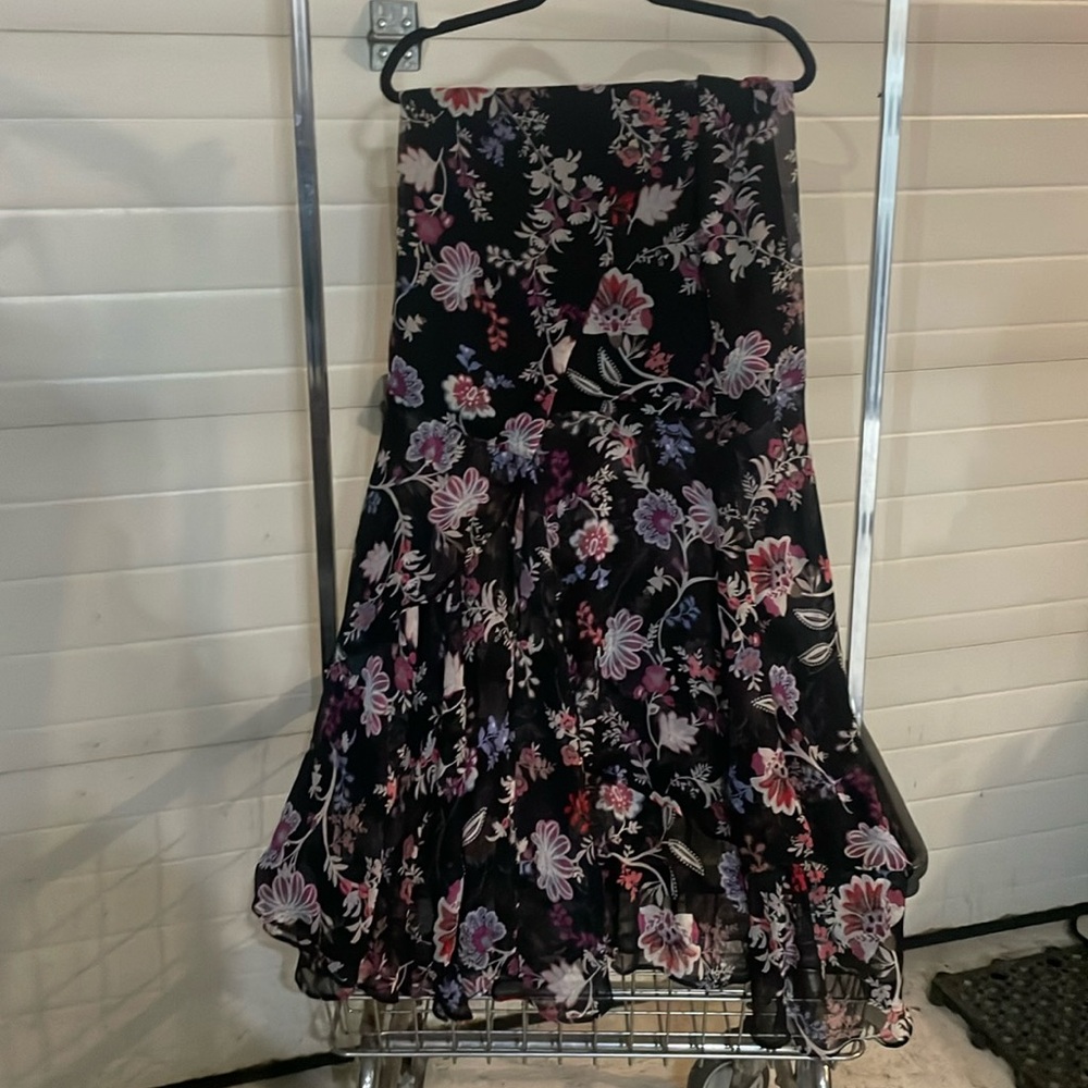 Express- high-low with slit-  SMALL skirt-floral patterns